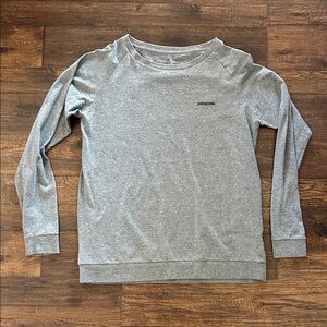 Patagonia Heather Gray Crewneck Top